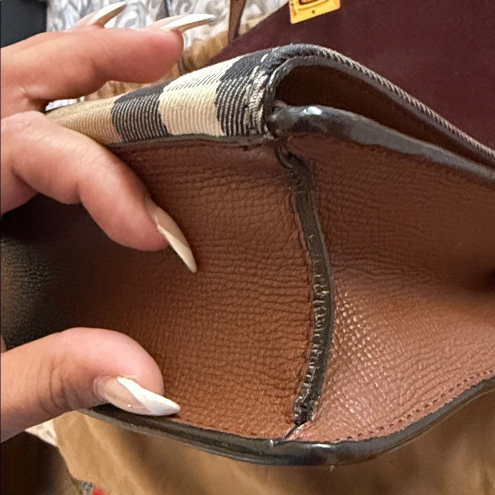 Burberry Maroon and Tan Leather Interior - Picture 12 of 13